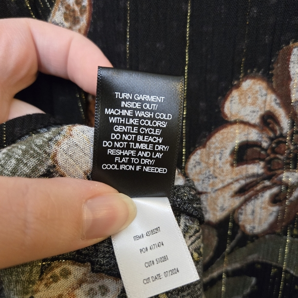 Gauze Long Sleeved Floral Button Down Blouse with Gold accents - Picture 9 of 9